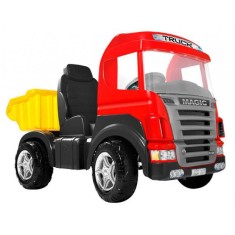 Caminhão com Pedal Magic Toys Truck